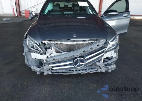 2018 Mercedes-Benz C 300 из США, поврежденный, VIN 55SWF4JB9JU254808